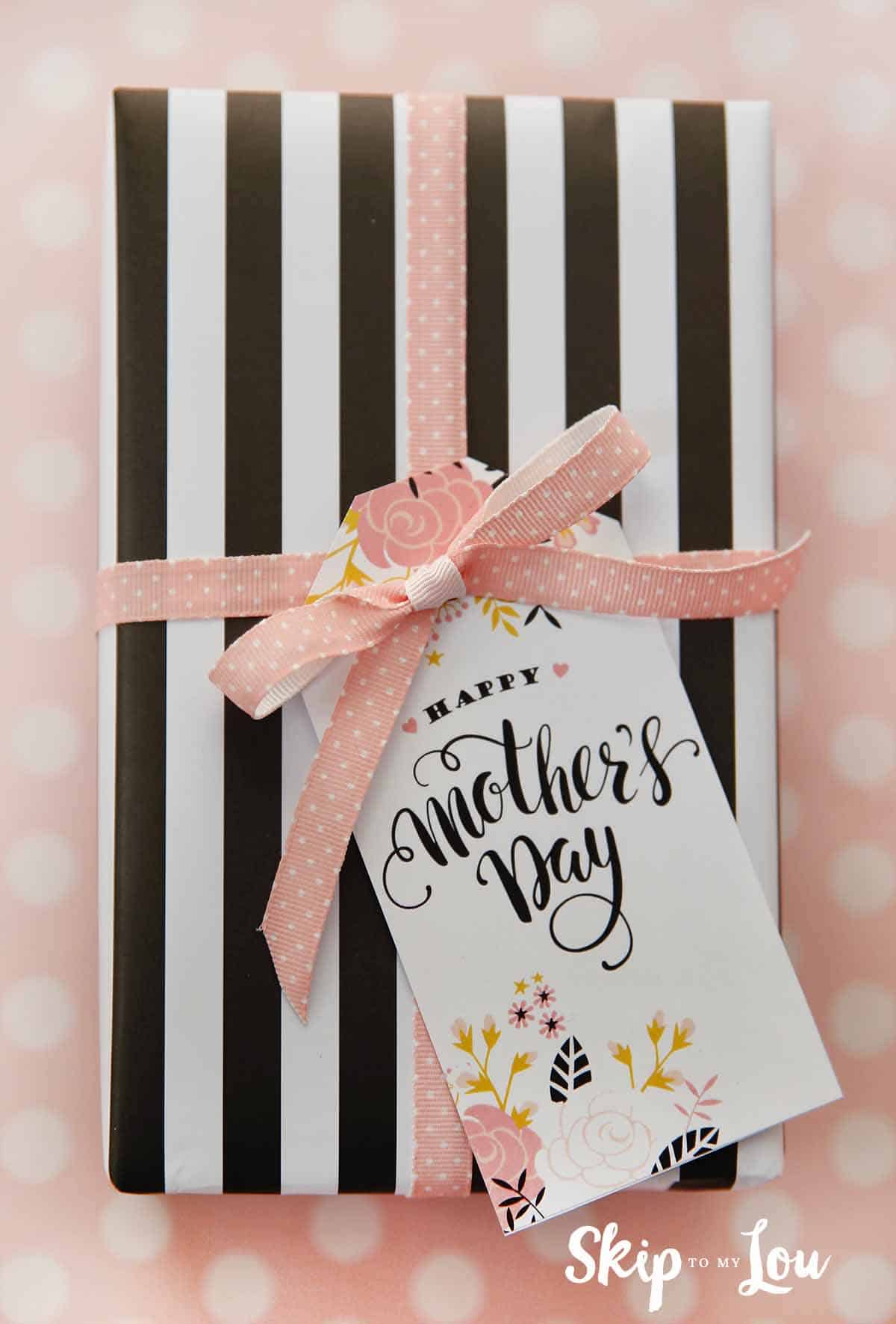 6 Beautiful Free Printable Mothers Day Tags For Your Gifts! in Mothers Day Gift Tags Free Printable